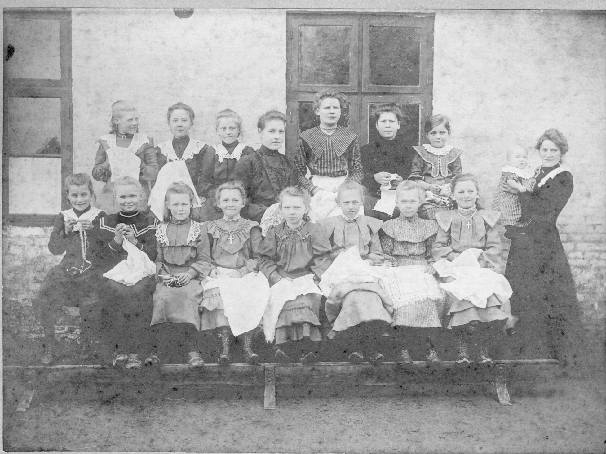 Piger med håmdarbejde 1905 Ellidshøj Skole Piger med håmdarbejde 1905 Ellidshøj Skole